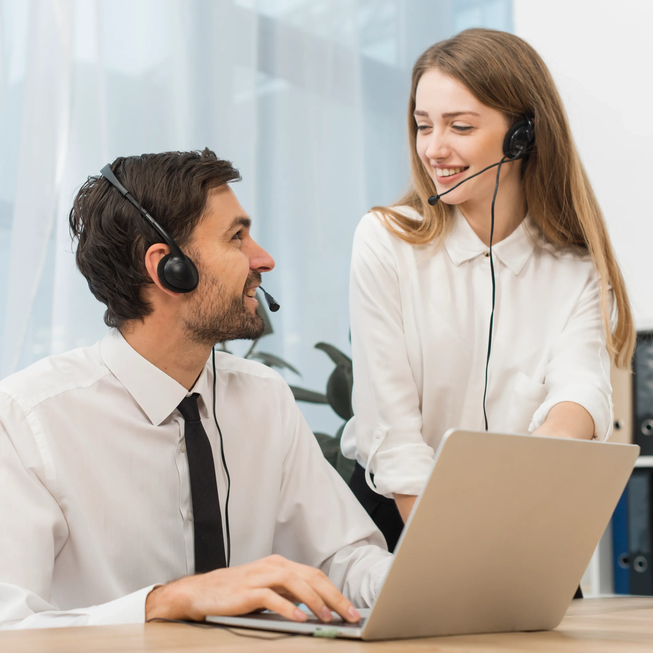 11zon_people-working-call-center